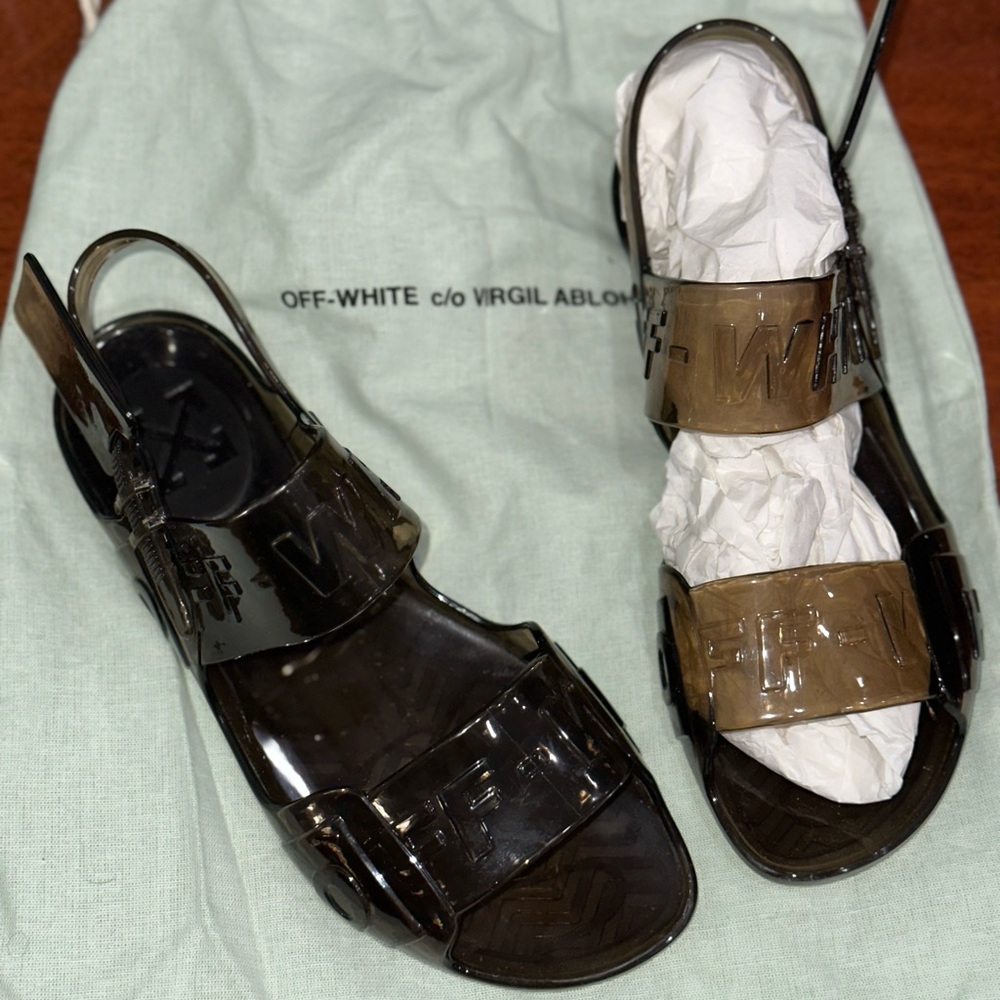 OFF-WHITE  Zip Tie Jelly Sandals
Black jelly sandals with zip tie closure